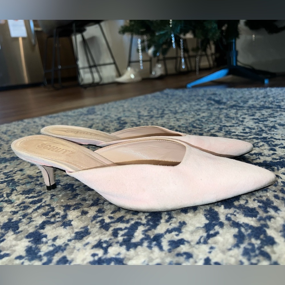 Schutz light pink mule/ kitten heel